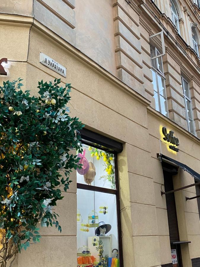 Апартаменти На Вул. Лесі Українки 19/4 Lviv Buitenkant foto